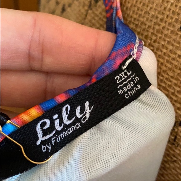 NWT Lily top 💰 SOLD 💰 - Picture 5 of 5